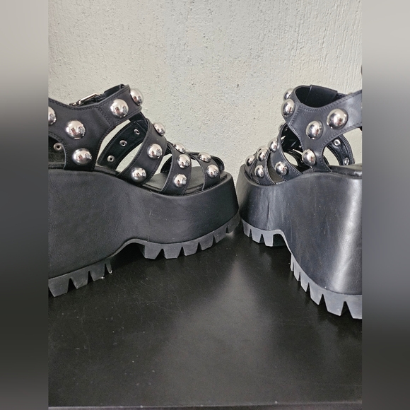 Current Mood Black Platform Sandals - Picture 7 of 9